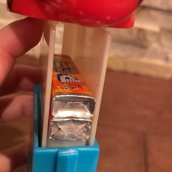 Giant PEZ dispenser - Picture 4 of 5